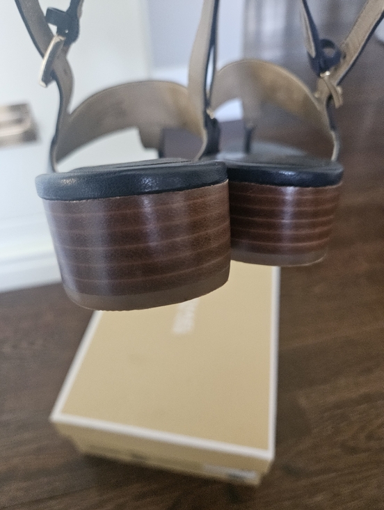 Michael Kors Navy Slingback Thong Sandals with Gold Chain - Picture 3 of 6